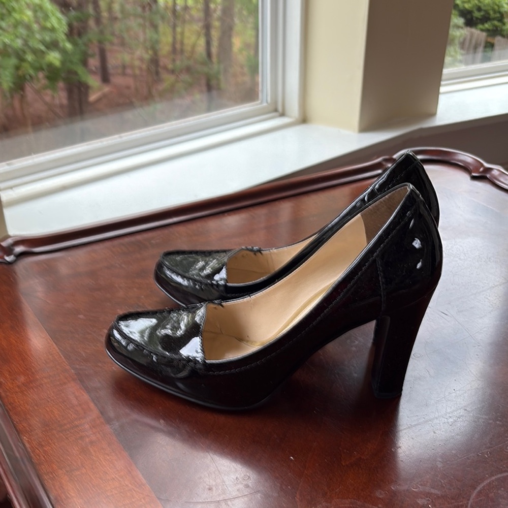 Lauren Ralph Lauren Shiny Black Heels
